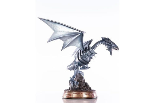 Dark Horse Yu-Gi-Oh! Blue Eyes White Dragon Silver Variant 14" Statue Standard