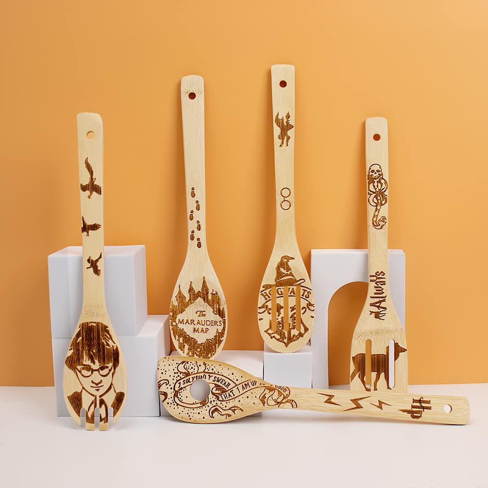 Gravierte Holzlöffel-Set mit 5 – Lustige Harry Geschenke Kochlöffel, Küchenutensilien zum Kochen, Einweihungsgeschenk, Harry Weihnachten Geschenke für Frauen oder Männer (Küche/Deko)