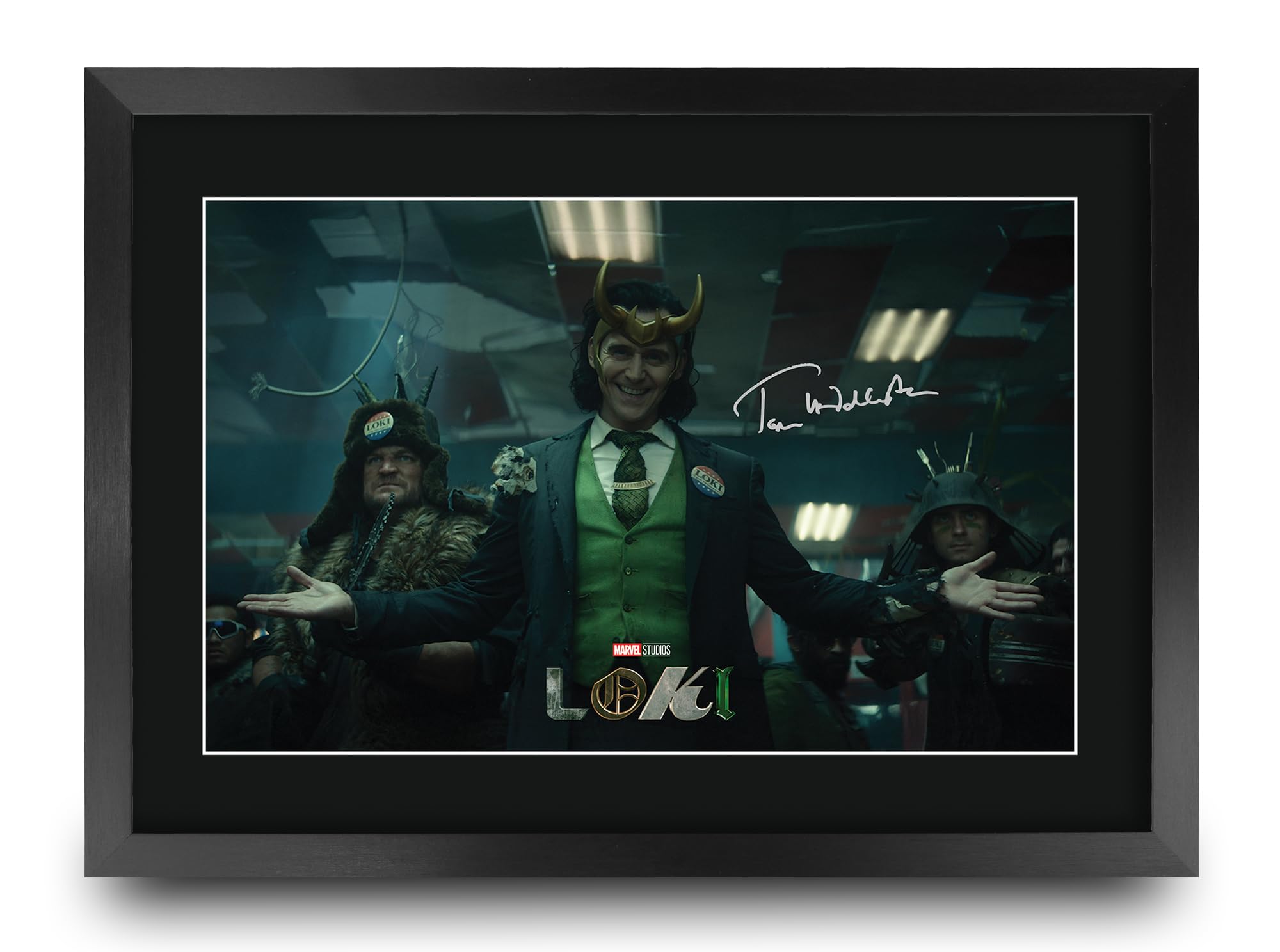 HWC Trading Loki Geschenke Gedrucktes Signiertes Autogramm Foto für Fans von Fernsehn Memorabilien - A3 Gerahmt