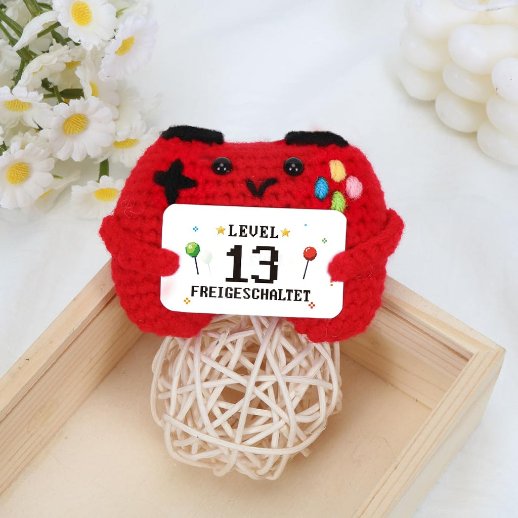 HUKUMA Gehäkelter Gamecontroller, EIN Gamer altert Nicht er levelt, Geschenk zum Geburtstag für Zocker, Pocket Hug Positive Plüsch,Lustige Kleines Geburtstagsgeschenk für Jungen, Nerds und Mädchen