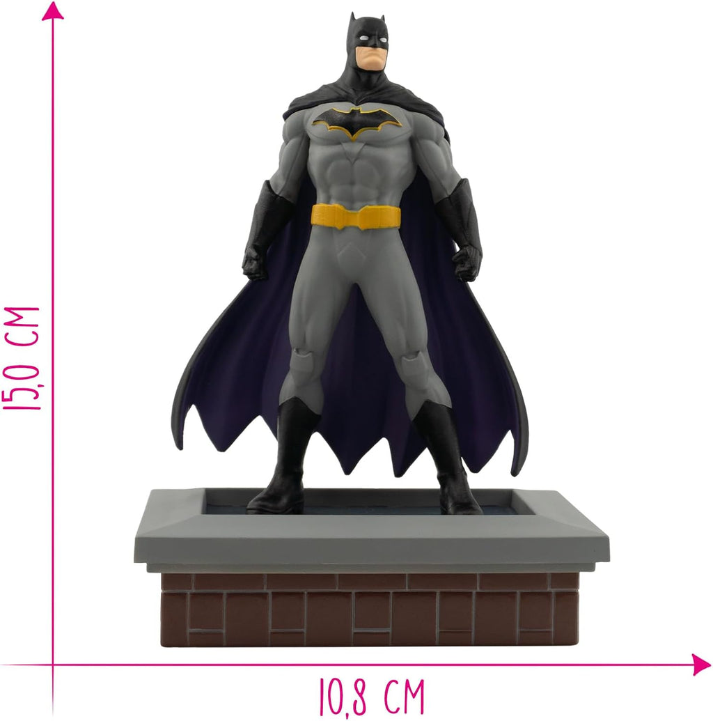 DC Comics Batman - Bullyland Figur, perfekt als Spielzeug, Dekoration und kleines Geschenk für Kinder ab 3 Jahren und Sammler, detailgetreue 15 cm Justice League Sammelfigur für Kidults 11240