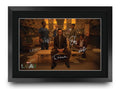 HWC Trading Loki Geschenke Gedrucktes Signiertes Autogramm Foto für Fans von Fernsehn Memorabilien - A3 Gerahmt
