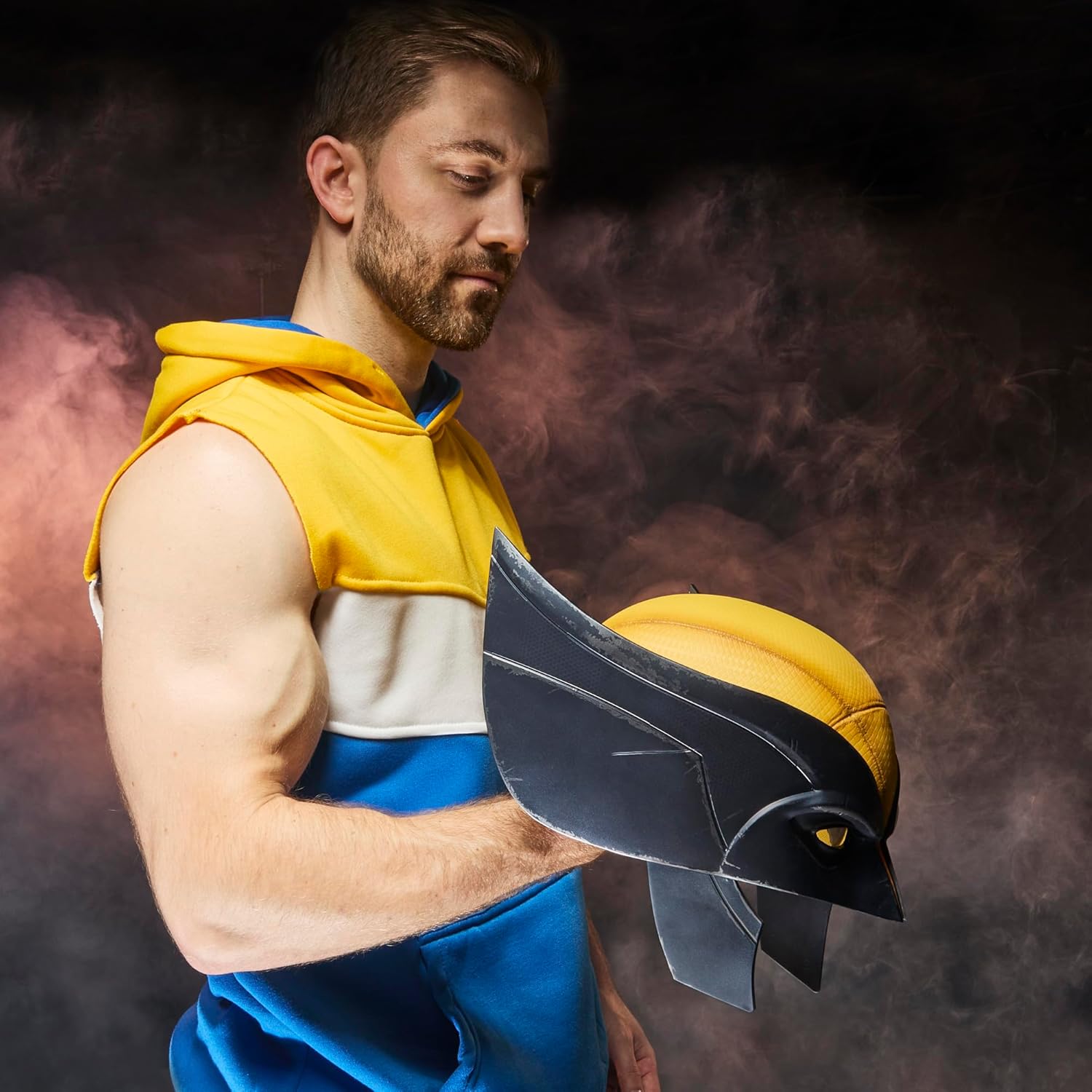 Marvel Legends Series Wolverine Premium Rollenspielmaske, Gelb