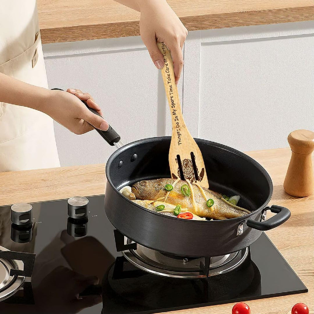 Gravierte Holzlöffel-Set mit 5 – Lustige Harry Geschenke Kochlöffel, Küchenutensilien zum Kochen, Einweihungsgeschenk, Harry Weihnachten Geschenke für Frauen oder Männer (Küche/Deko)