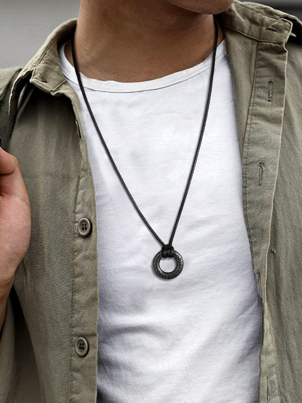 FaithHeart Lederkette Herren Damen Leder Halskette Männer Kette mit Runen Anhänger Edelstahl Lederband mit Mobius Rund/Dreieck/Unendlichkeit Kunstleder Lederhalsband verstellbar Wikinger Schmuck
