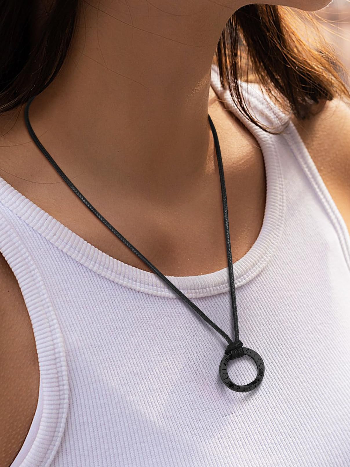 FaithHeart Lederkette Herren Damen Leder Halskette Männer Kette mit Runen Anhänger Edelstahl Lederband mit Mobius Rund/Dreieck/Unendlichkeit Kunstleder Lederhalsband verstellbar Wikinger Schmuck