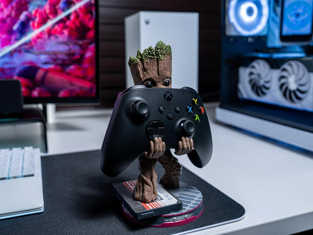 Cableguys Marvel Smiley Toddler Groot Controller Halter & Handy Ständer - Gaming Zubehör für Schreibtisch-Setup, Ständer Kompatibel mit Xbox-, PlayStation- & den meisten Standard-Controllern