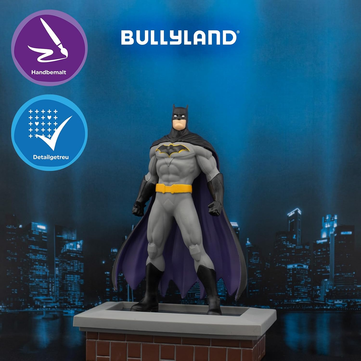 DC Comics Batman - Bullyland Figur, perfekt als Spielzeug, Dekoration und kleines Geschenk für Kinder ab 3 Jahren und Sammler, detailgetreue 15 cm Justice League Sammelfigur für Kidults 11240