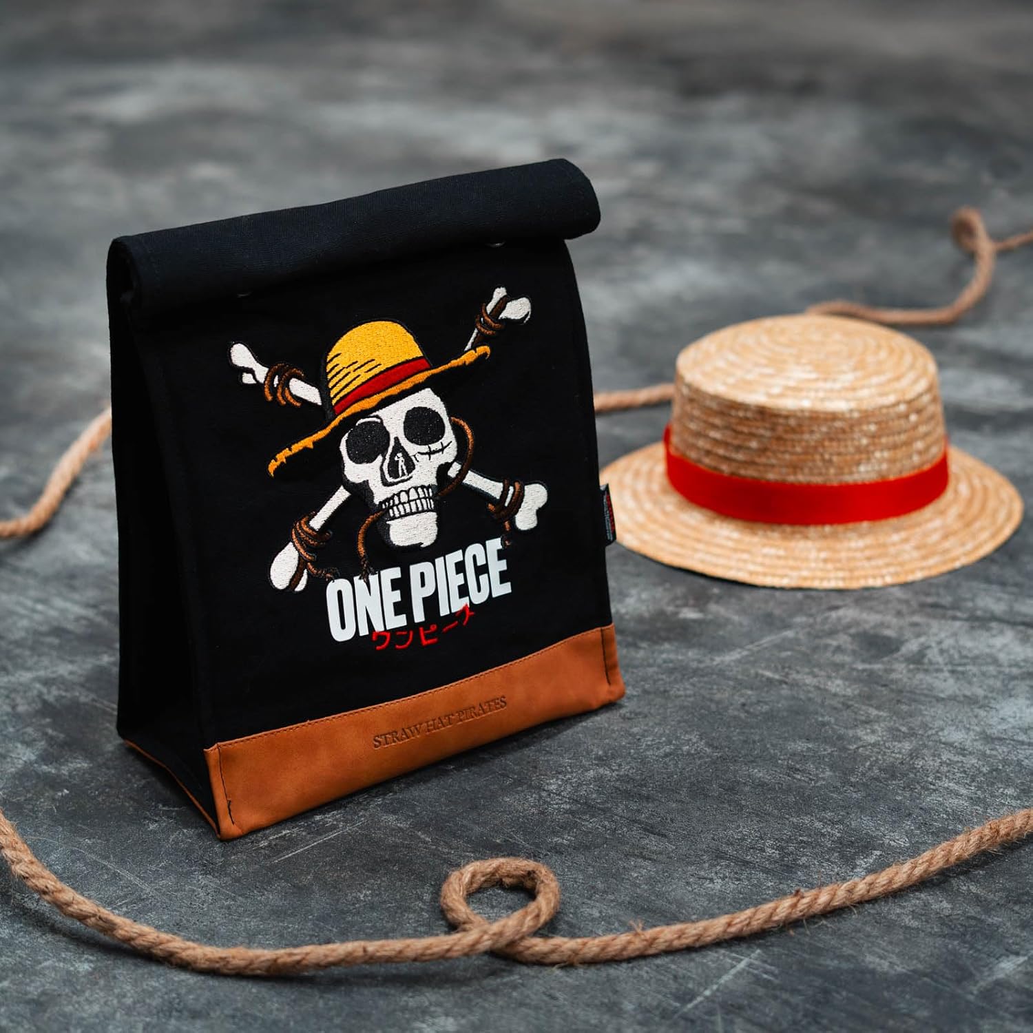 Grupo Erik Picknicktasche Kühltasche Klein One Piece Manga Merch Anime - Lunchtasche Arbeit Lunchbag Männer und Damen 24 x 28 x 12 cm - Thermotasche Lunchbox OnePiece Fanartikel