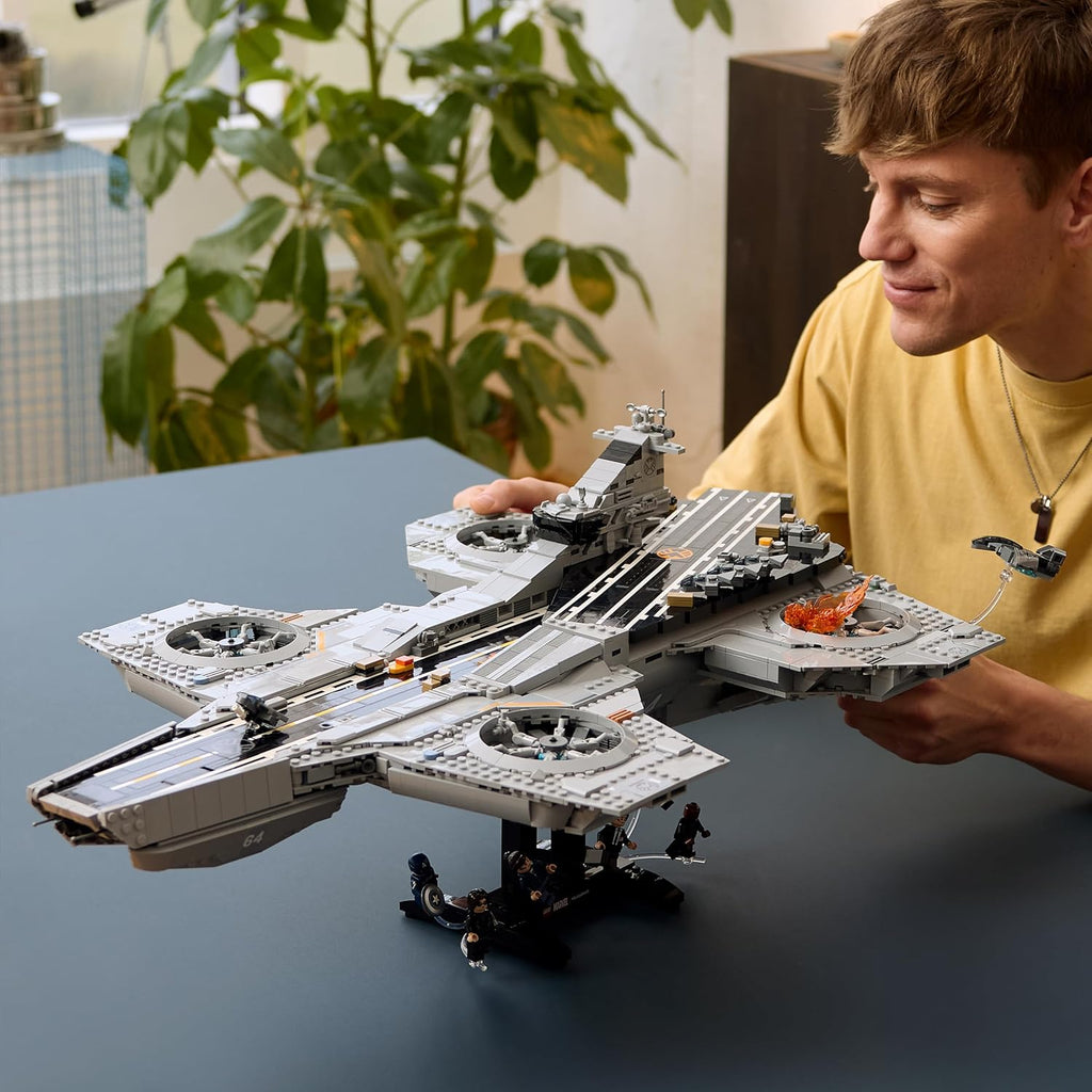 LEGO ǀ Marvel S.H.I.E.L.D.-Helicarrier - Flugzeugträger Modellbau für Erwachsene - 6 Minifiguren inkl. Captain America & Nick Fury - DIY Regaldeko - Avengers Geschenk für Fans - 76354