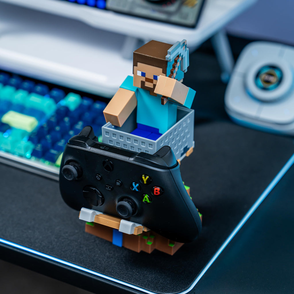 Cableguys Minecraft Steve in Diamond Armour Controller Halter & Handy Ständer - Gaming Zubehör für Schreibtisch-Setup, Ständer Kompatibel mit Xbox-, PlayStation- & den meisten Standard-Controllern